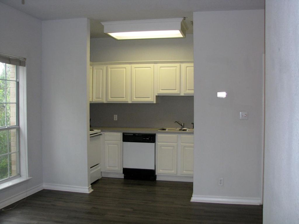 San Remo Apartments Austin Tx Zillow