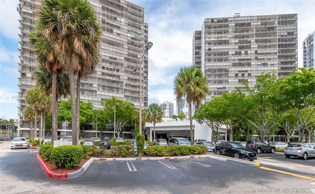 3701 N Country Club Dr APT 304