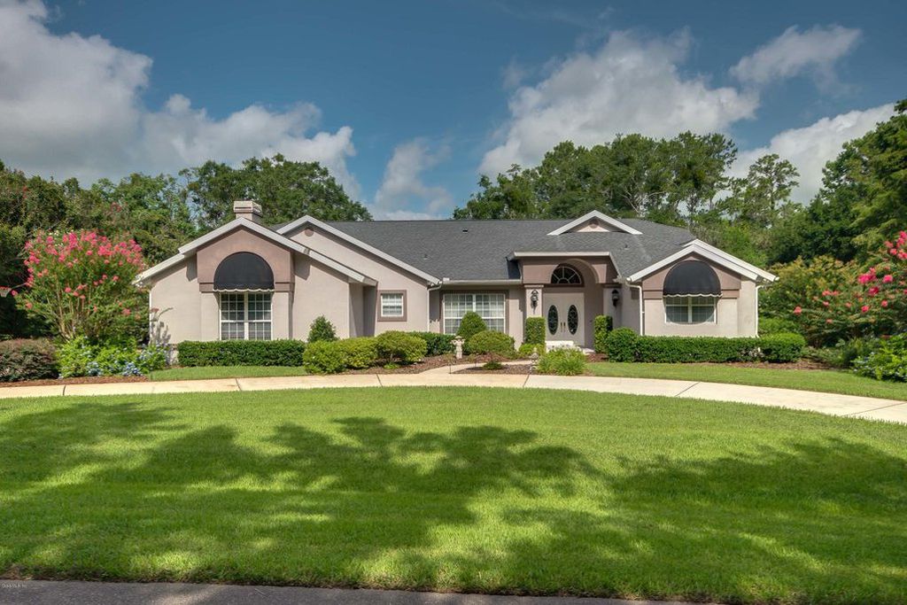 4490 NW 84th Ter