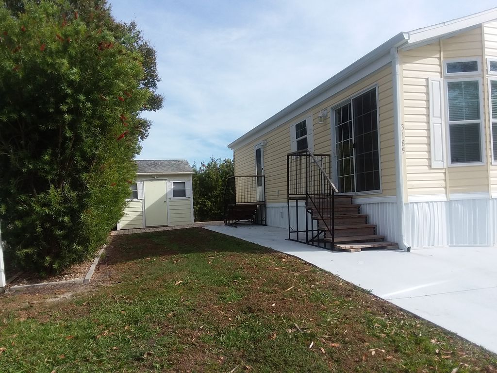 3185 NE 102nd Avenue Rd