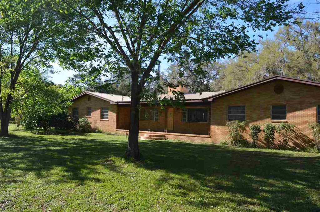 200 Davis Dr