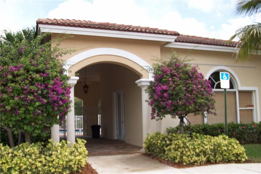 49 SE Sedona Cir APT 104