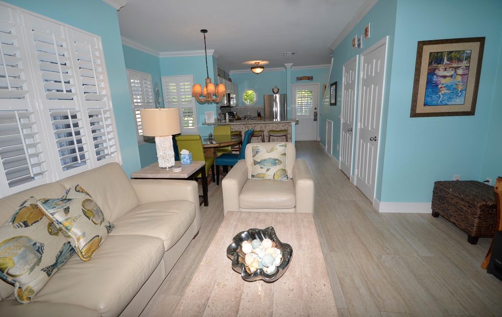 7103 Harbor Village Dr