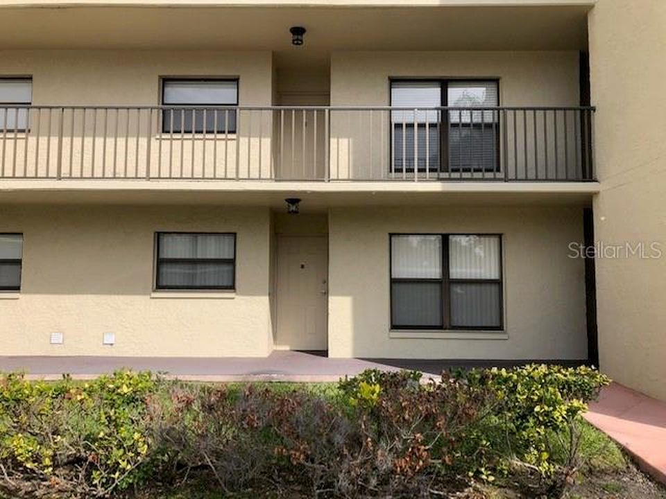 1000 Cove Cay Dr UNIT 1F