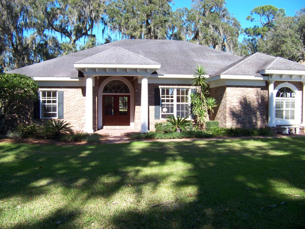 31013 Lakeside Ln