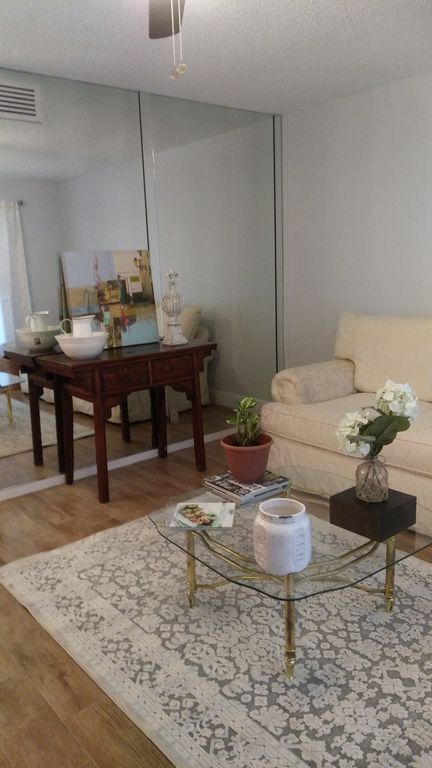 271 SW South River Dr APT 204
