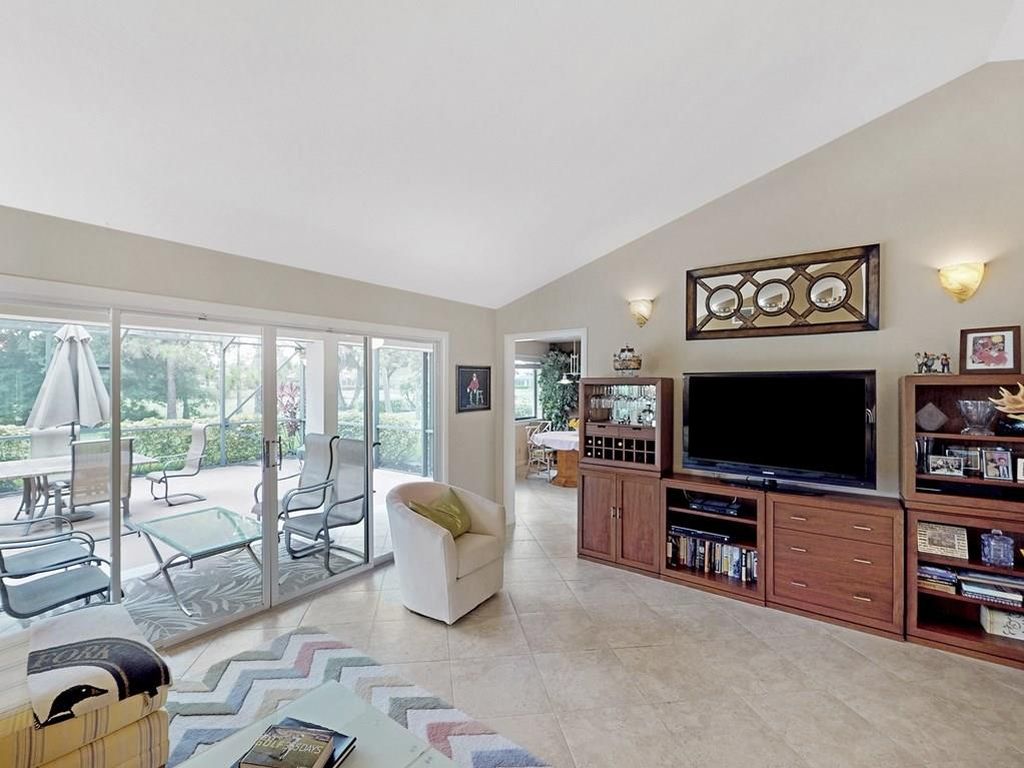 4786 SW Lorne Ct