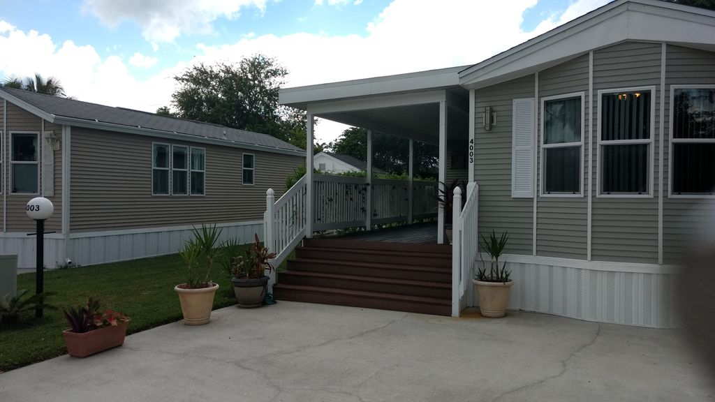 4003 Crystal Lake Dr