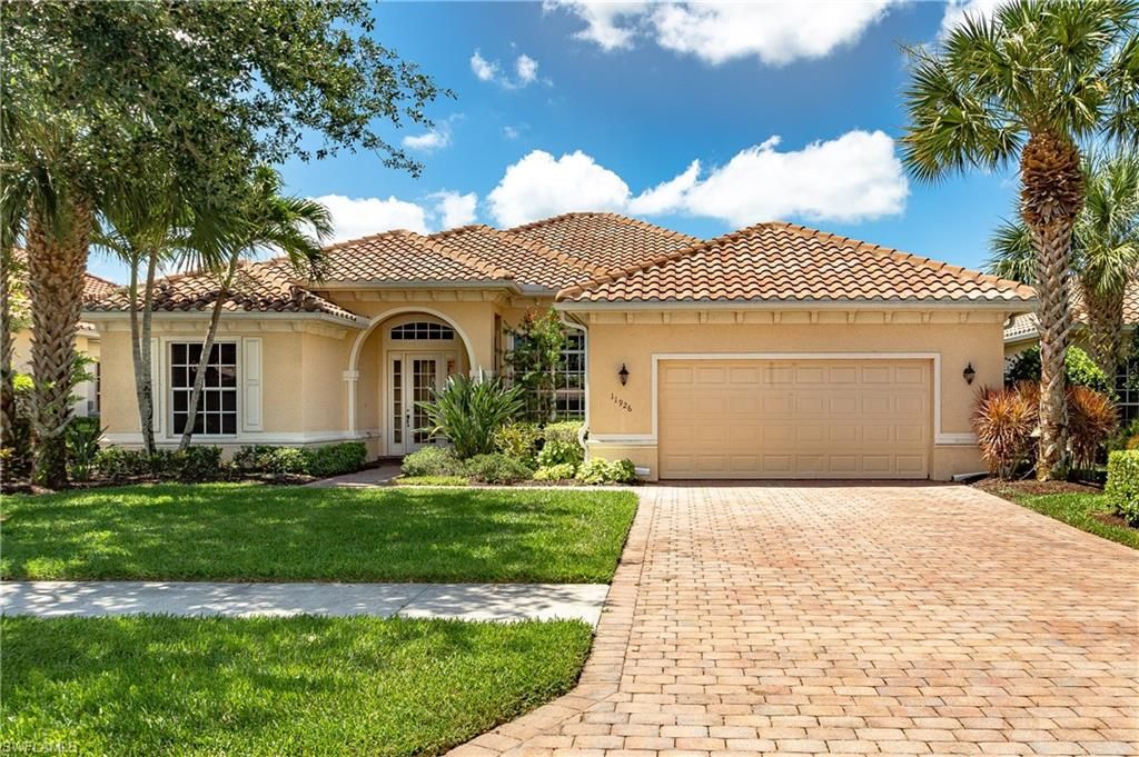11926 Heather Woods Ct