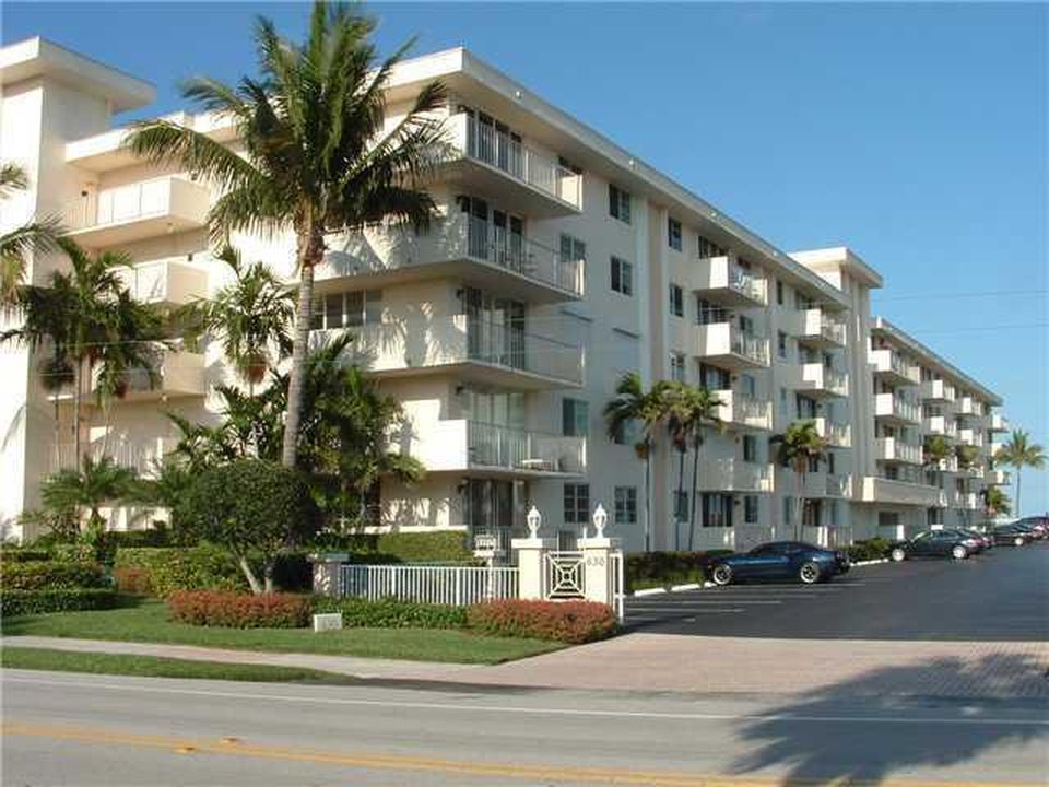 630 Ocean Dr APT 204