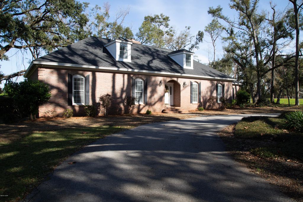 4620 Oakwood Dr