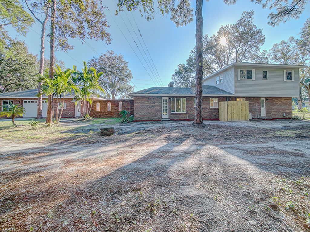 8995 82nd Ave