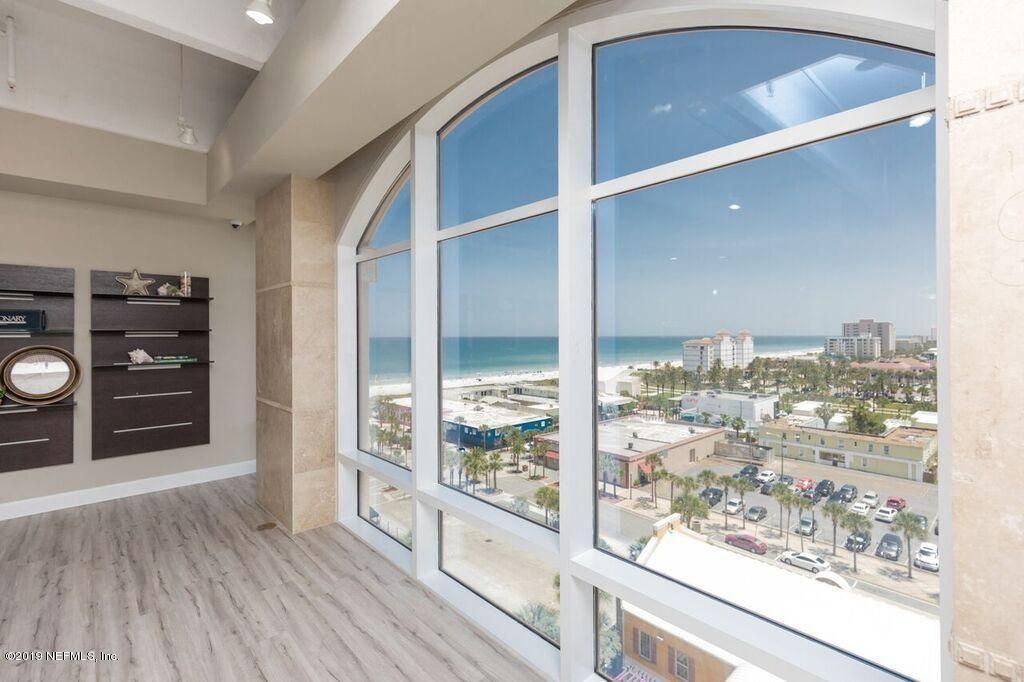 320 1st St N APT 803