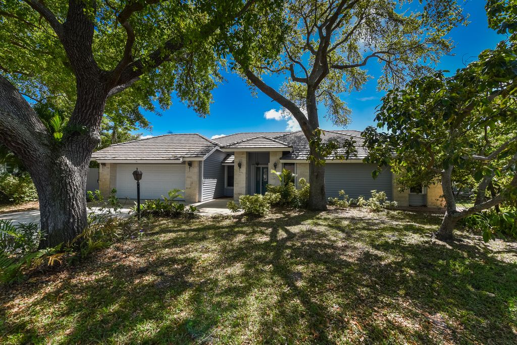 10752 SE River Ridge Ct