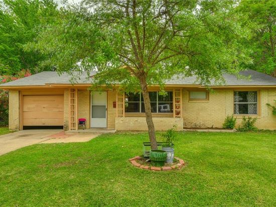 1913 Terry Dr Grand Prairie Tx 75051 Zillow