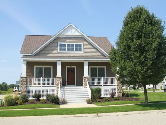 39 Knollwood Pkwy Holland Mi 49423 Zillow