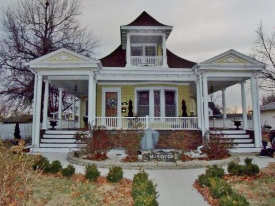 708 Roanoke St, Seneca, KS 66538 | Zillow