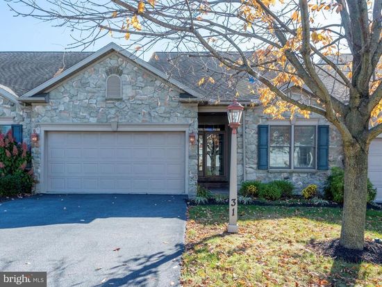 31 Midway Farms Ln Lancaster Pa 17602 Zillow