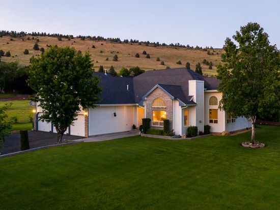 2751 Westgate Dr Klamath Falls Or 97603 Zillow