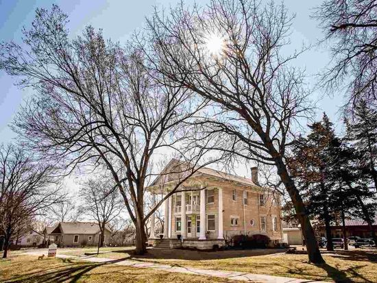 415 W Walnut St Junction City Ks 66441 Zillow