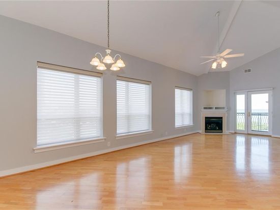 3252 Page Ave Apt 301 Virginia Beach Va 23451 Zillow 3252 Page Ave Apt 301 Virginia Beach
