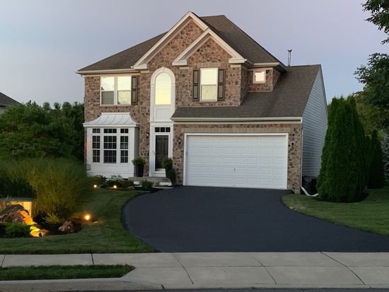 1215 Ciara Dr Bethlehem Pa 18017 Zillow