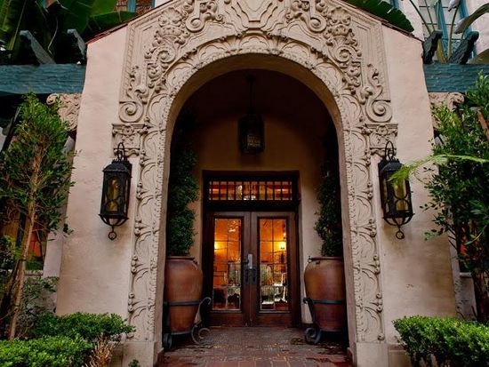 The Historic Los Altos Apartment Rentals Angeles Ca Zillow Historic Los Altos Apartments Courtyard Fountain Front Entrance