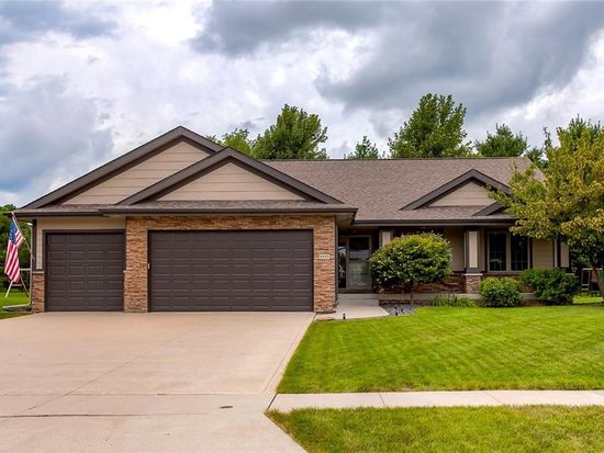 8885 Lake Dr West Des Moines Ia 50266 Zillow