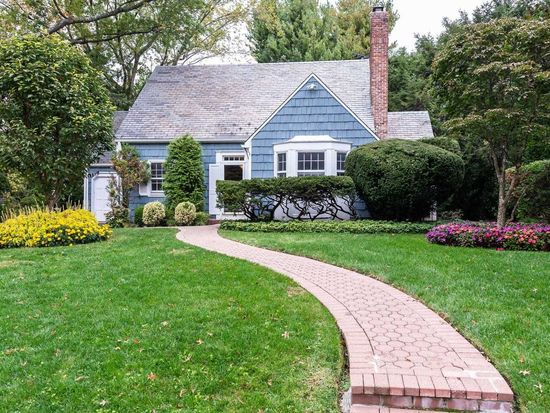 17 Alden Ln Port Washington Ny 11050 Zillow