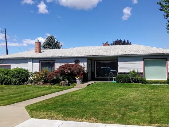 131 Roza Vista Dr, Yakima, WA 98901