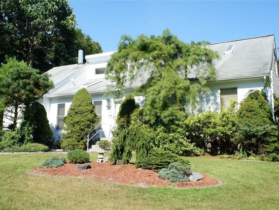 8 Williams St Center Moriches Ny 11934 Realtor Com