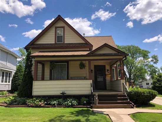 1204 6th St Grundy Center Ia 50638 Zillow - 