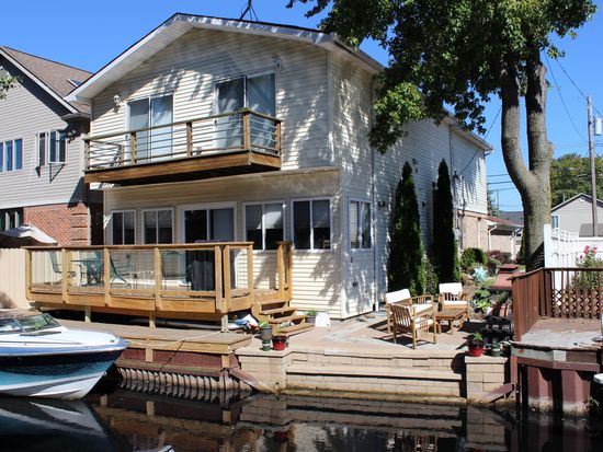 22434 Beach St Saint Clair Ss Mi 48081 Mls 218117582 Zillow