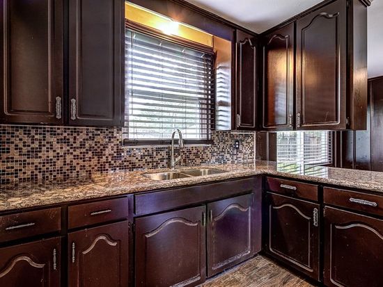 1307 Scarborough Ln Pasadena Tx 77502 Zillow