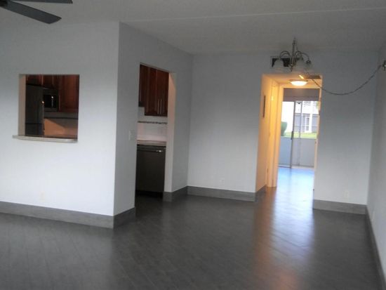 300 Village Green Cir S Apt 109 Palm Springs Fl 33461 Zillow