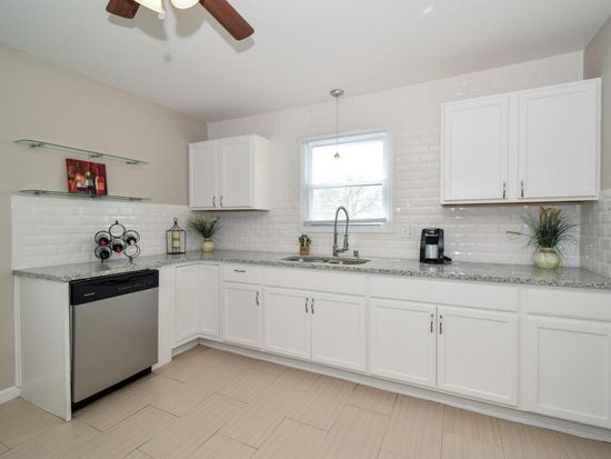 7804 W Green Tree Rd Milwaukee Wi 53223 Zillow