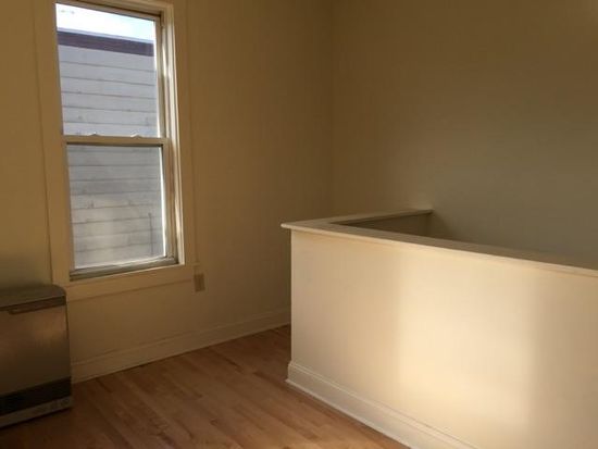 11 johnson st b burlington vt 05401 zillow zillow vt