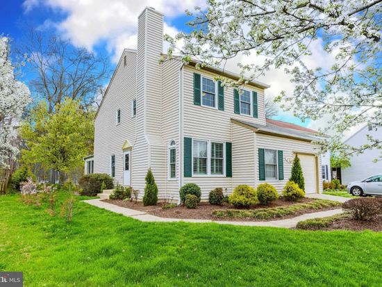 42 Bentley Dr Sterling Va 20165 Mls 1007031882 Redfin