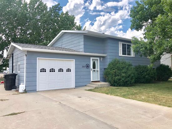 2501 University Ave Williston Nd 58801 Zillow