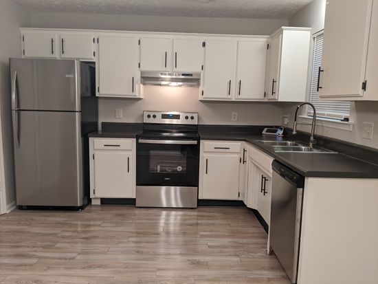 Hilarious Images Of Diy Projects Gone Horribly Wrong Sometimes You Should Just Call A Professional Hardwood Floors Refinishing Floors Repair