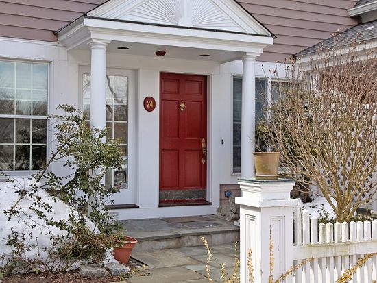 24 Wyndham Close White Plains Ny 10605 Zillow