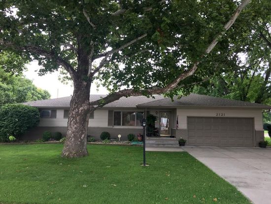 2121 William St Grand Island Ne 68801 Zillow