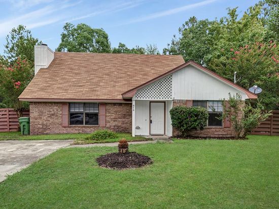670 Demere St Hinesville Ga 31313 Zillow