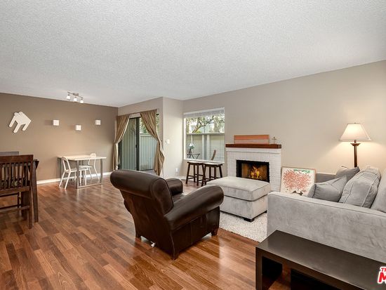 22115 Burbank Blvd Unit 4 Los Angeles Ca 91367 Zillow