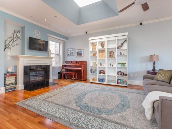 1824 Beacon St Apt 7 Brookline Ma 02445 Zillow