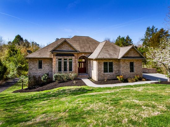 25 Pineberry Ct, Vonore, TN 37885