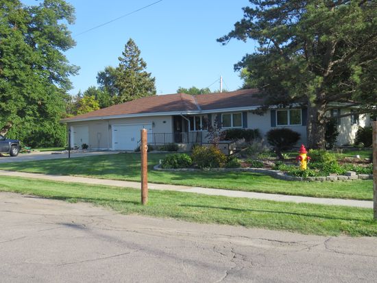 1703 Grand Ave Grand Island Ne 68801 Zillow
