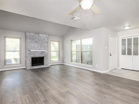 16562 Space Center Blvd Houston Tx 77058 Zillow