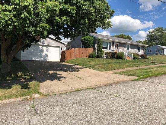 4421 Elmwood Ave Erie Pa 16509 Zillow