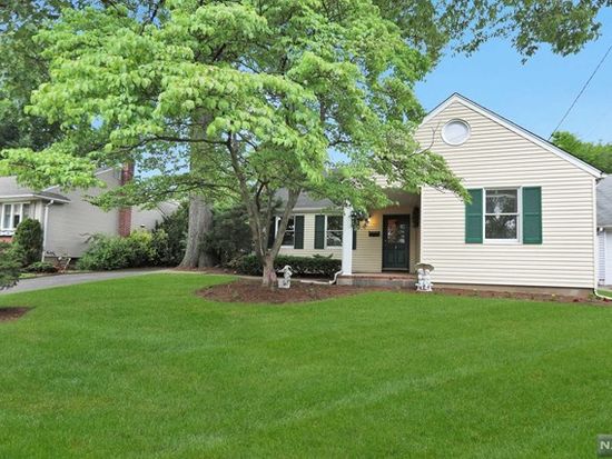 7 Colonial Dr Midland Park Nj 07432 Zillow 7 Colonial Dr Midland Park Nj 07432